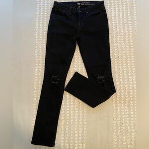 Gap women’s black distressed skinny jeans